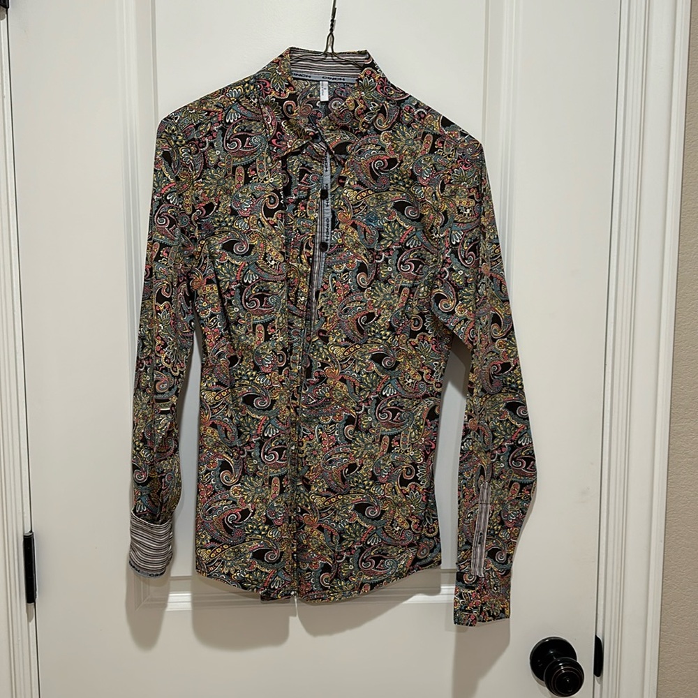 Cinch shirt. Size small.